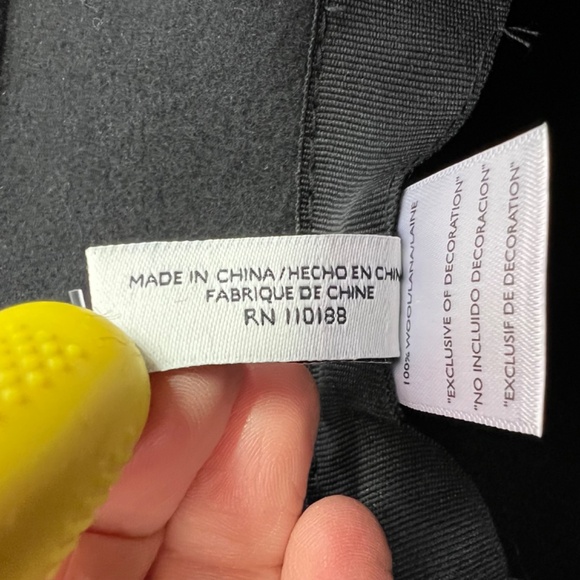 🚫SOLD! |•NINE WEST•| Cute Black Wool Hat Elastic Inside - Picture 11 of 15